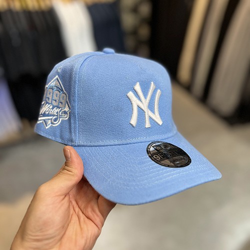 کلاه اسنپ بک نیو ارا (NEWERA NY SNAPBACK) (تنظیم سایز دار) رنگ آبی کمرنگ